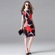 欧美真丝裙子美女视频,真丝裙装下的优雅美女瞬间