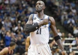 欧美前锋打法单挑视频